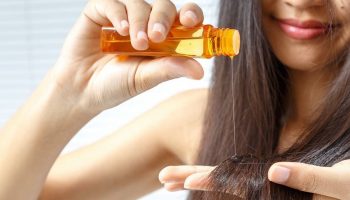 11 façons de traiter la chute de cheveux avec des produits naturels